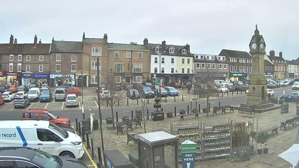 Thirsk webcam overlooking the Market Place