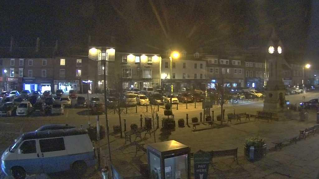 Thirsk webcam overlooking the Market Place