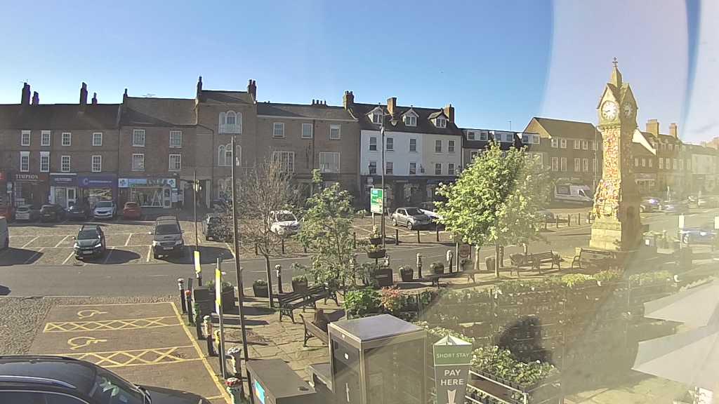 Thirsk webcam overlooking the Market Place