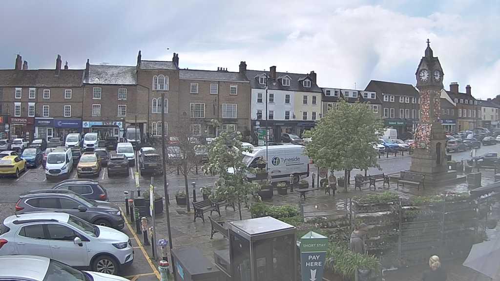 Thirsk webcam overlooking the Market Place
