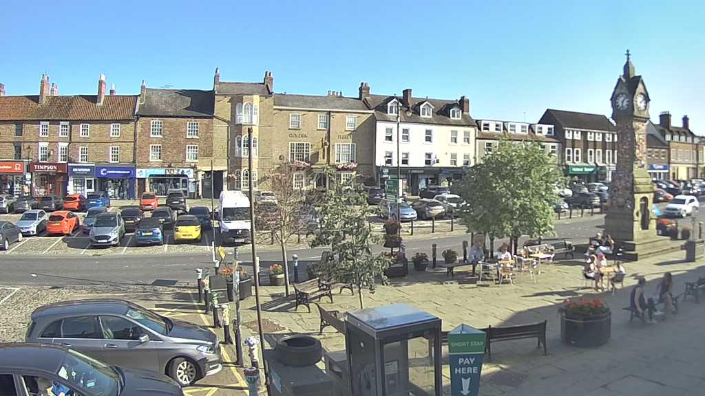 Thirsk webcam overlooking the Market Place