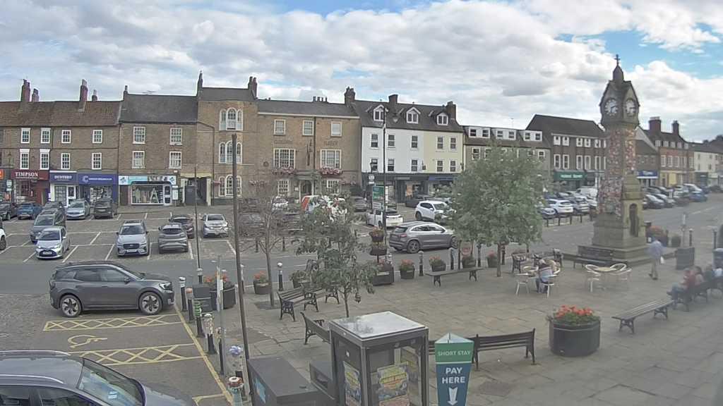 Thirsk webcam overlooking the Market Place